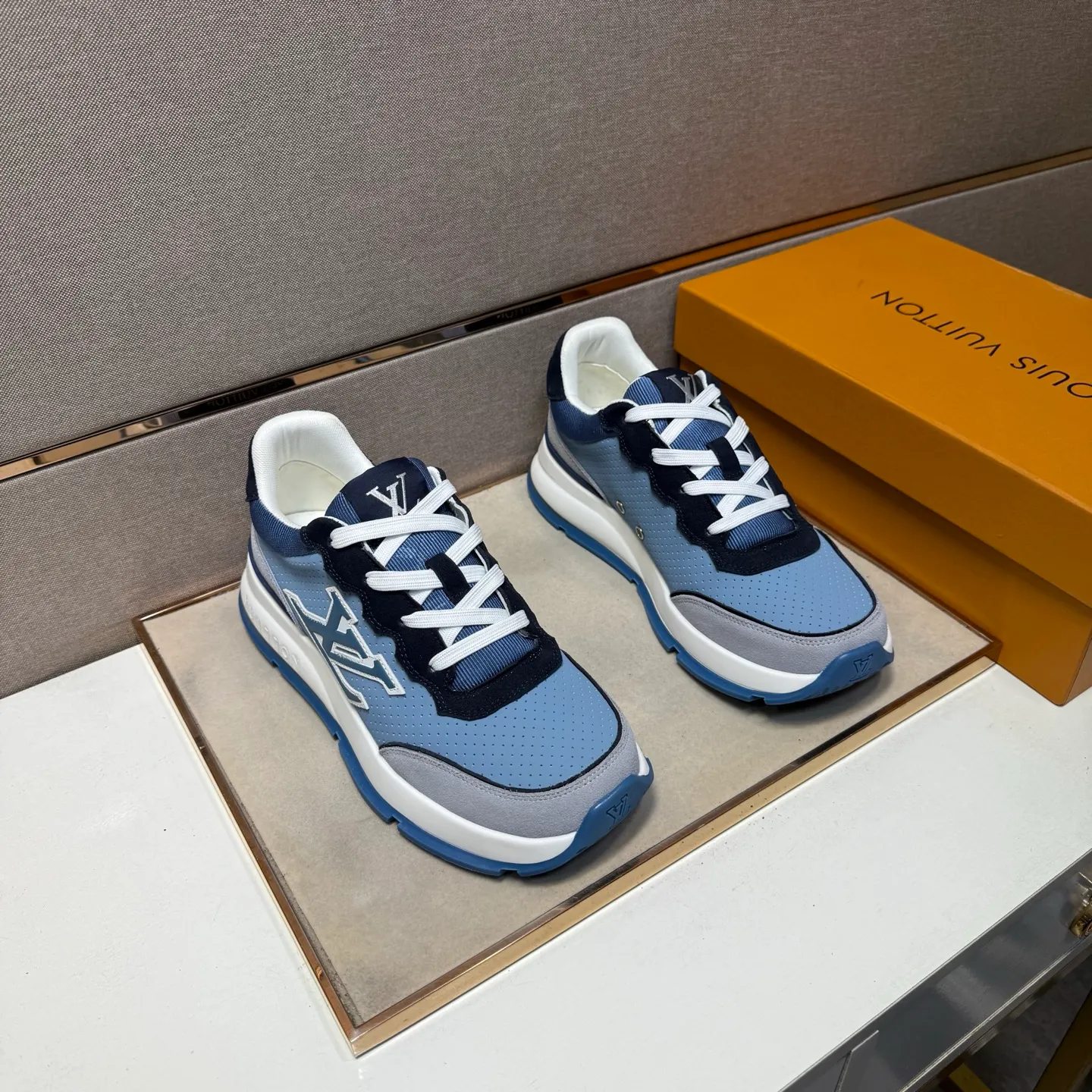 ⬛️Men's shoes 💰p442 [LV～] Men's casual shoes 2025z cabinet sales simultaneously 🔶Size: 38-44#️⃣ 🔷3 colors🔜The upper is made of multi-material splicing➕Mesh lining, comfortable and breathable, sole: original comfortable and wear-resistant outsole, ⚠️real thing📱photographed🎬real thing is better📢📢📢